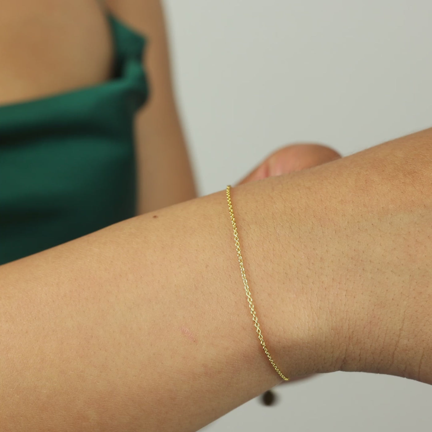 Modern Simple Minimalist Jewelry Women's Bracelet Thin Slick Cable Chain 1mm 18k Gold Layered on 925 Sterling Silver 