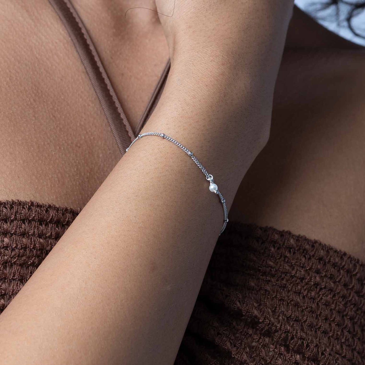 Modern Simple Minimalist Jewelry Women's Bracelet  925 Sterling Silver with satellite chain with 2 natural pearls